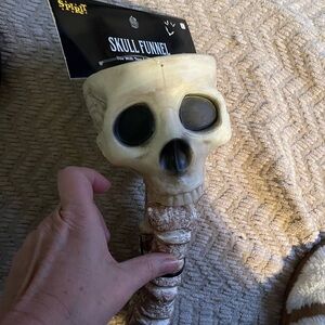 Halloween skull funnel
